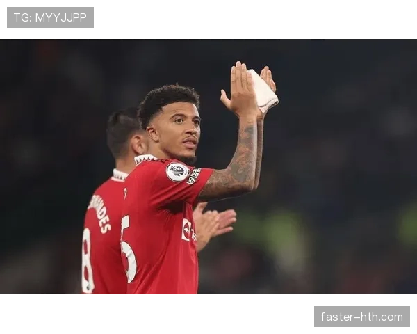 滕哈赫调整防线收效明显 曼联防守能力大幅提升 滕哈赫调整防线收效明显 曼联防守能力大幅提升