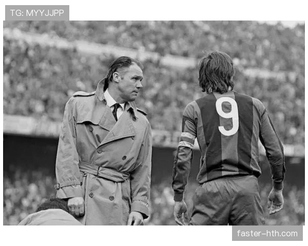 克鲁伊夫足球美学再现：现代足球艺术与哲学的深远影响